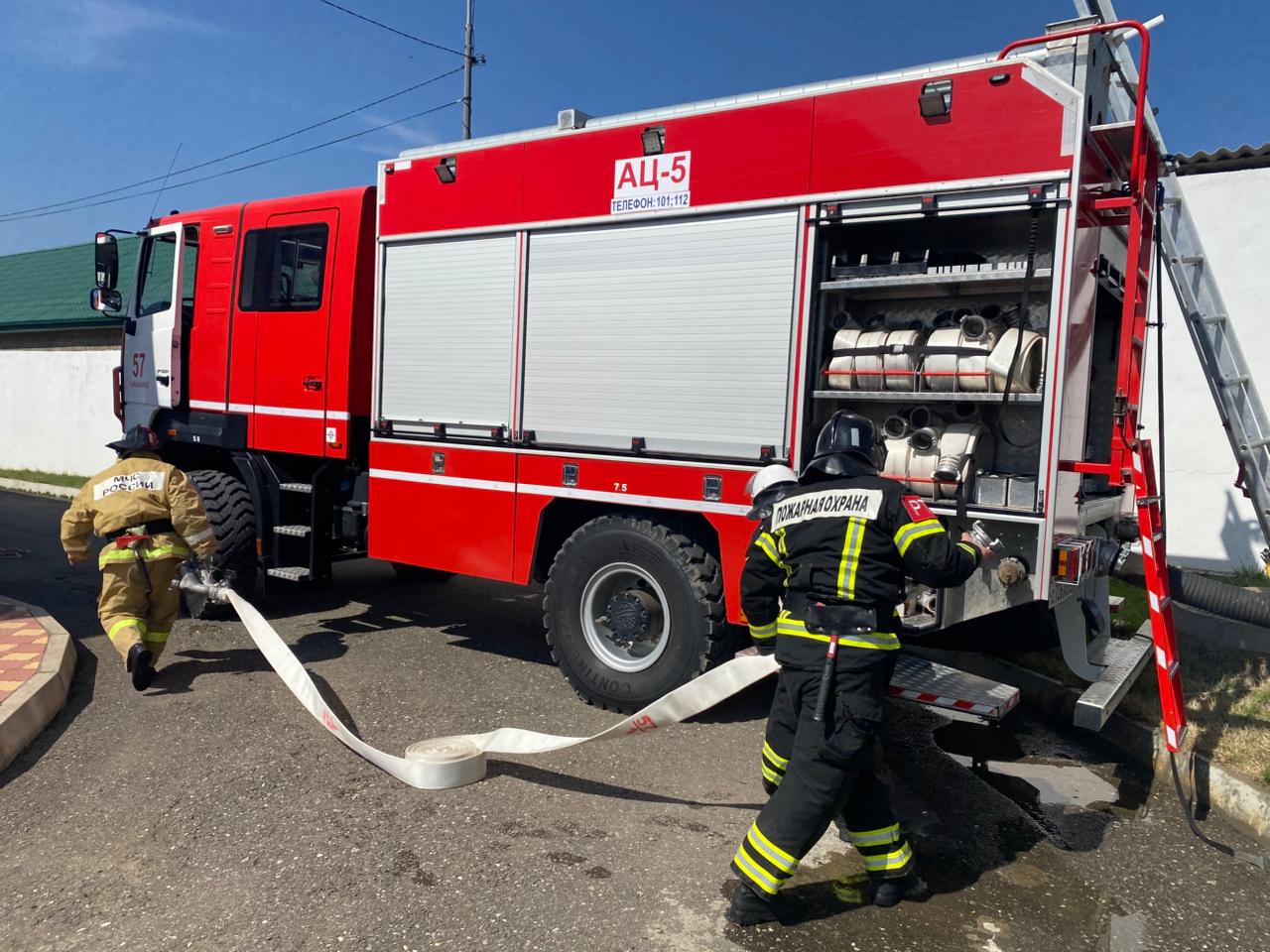 Слаженность в секундах: в Буйнакском районе прошли учения на спортивном объекте